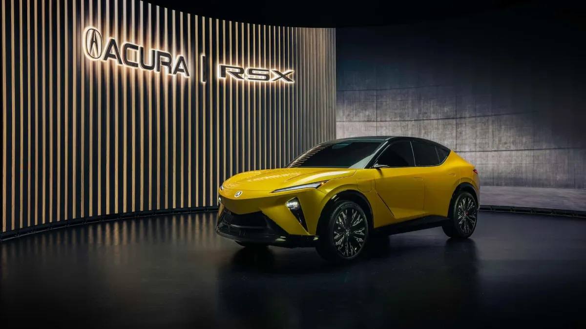 ماشین آکورا RSX شاسی‌بلند برقی ژاپنی